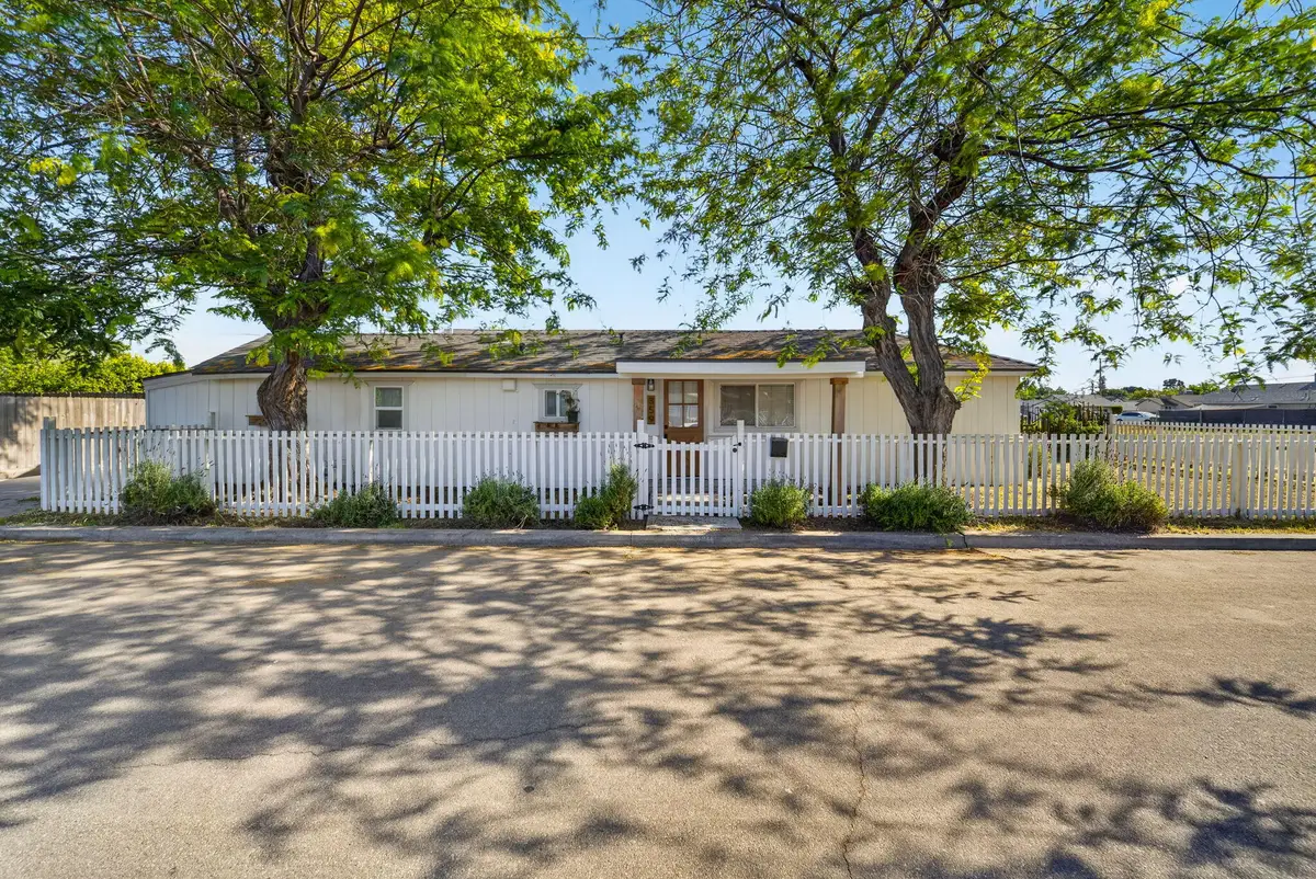 359 N Quince, Exeter, CA 93221 - #1