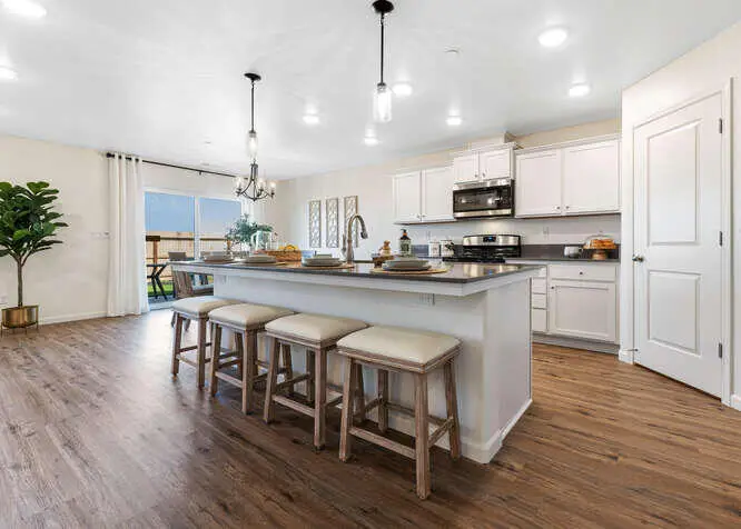 7052 Oriole Avenue, Visalia, CA 93291 - #3