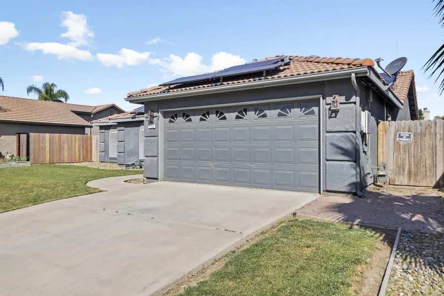 1752 Modoc Avenue, Tulare, CA 93274 - #2
