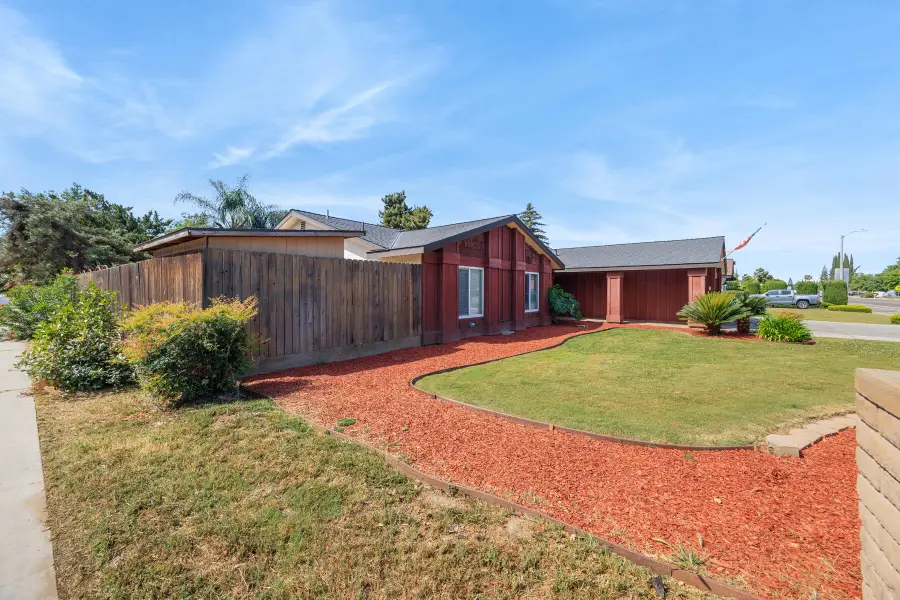 3113 W Whitendale Avenue, Visalia, CA 93277 - #3