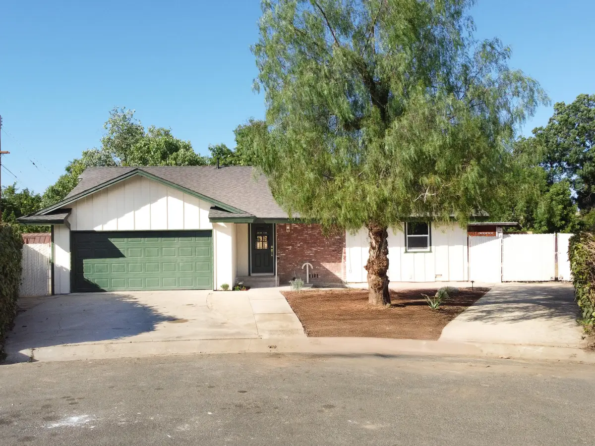 572 N Verdugo Drive Nw, Porterville, CA 93257 - #1