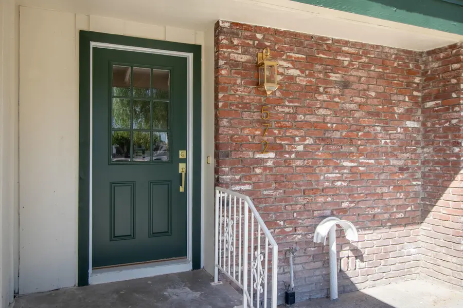 572 N Verdugo Drive Nw, Porterville, CA 93257 - #2