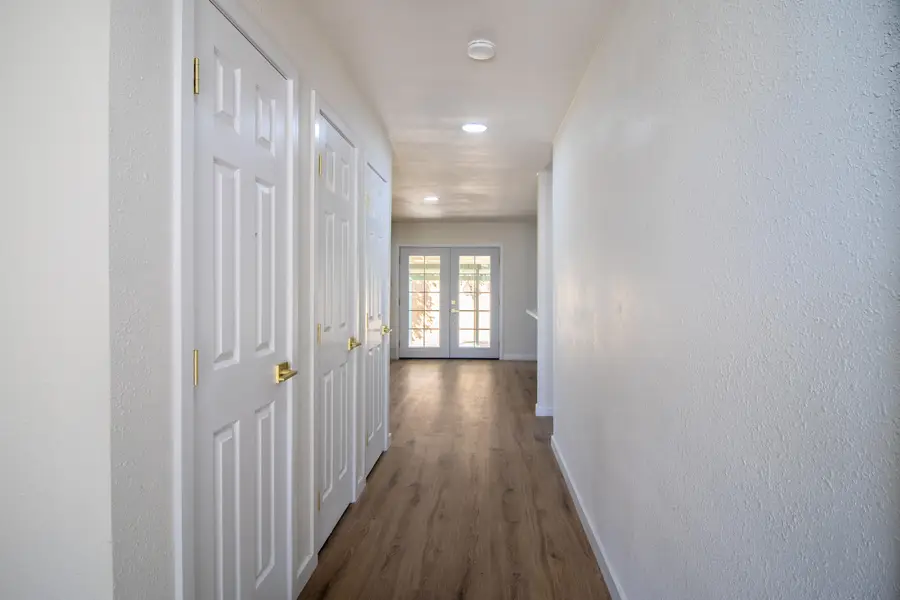 572 N Verdugo Drive Nw, Porterville, CA 93257 - #3