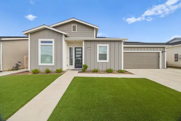 412 E Newton Avenue, Visalia, CA 93291