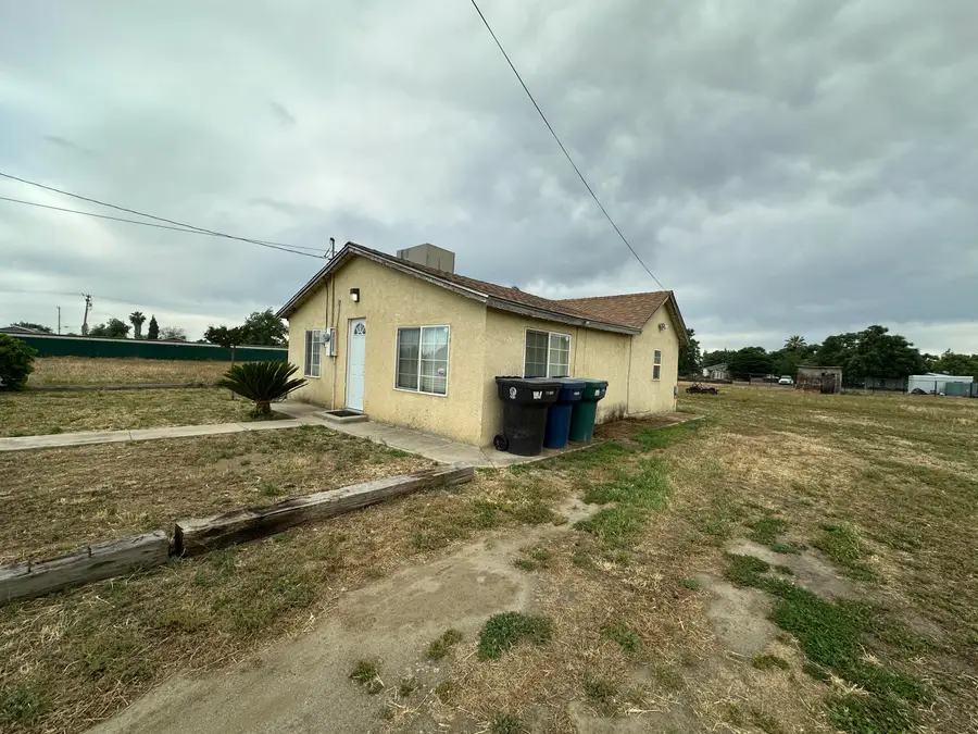 1808 E Foster Drive, Tulare, CA 93274 - #3