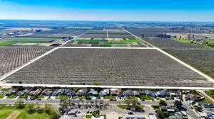 896 N Mariposa Avenue, Visalia, CA 93292 - #2