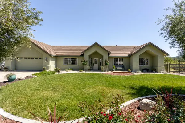 155 Eagle Creek Court, Atascadero, CA 93422
