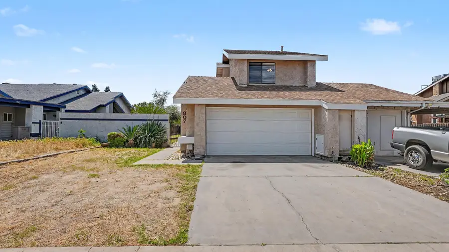 807 E Harold Avenue, Visalia, CA 93292 - #2