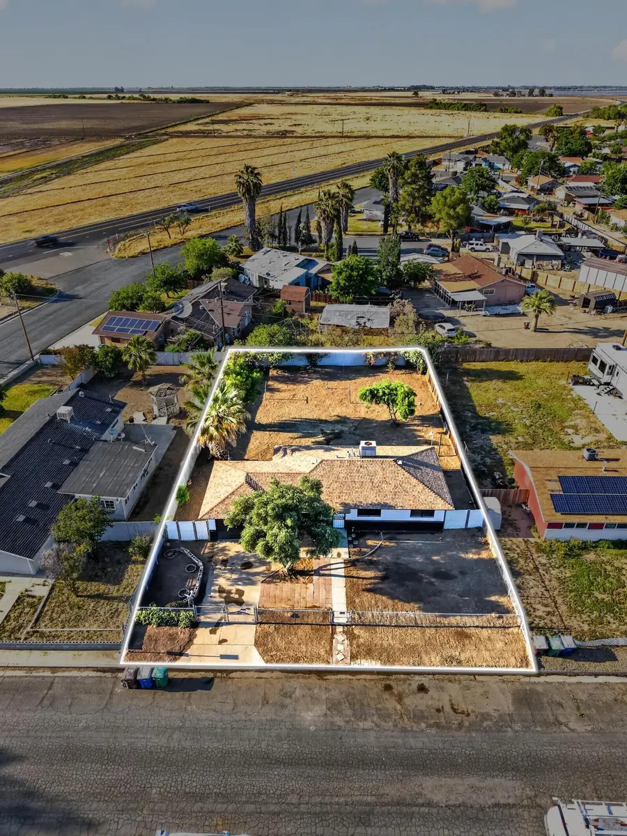 20372 1st Street, Stratford, CA 93266 - #2