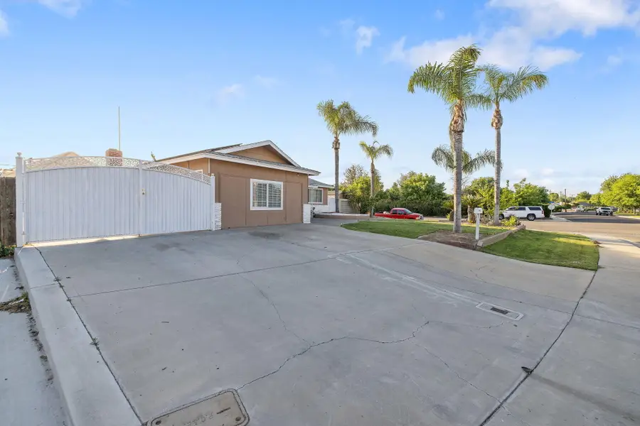 11 S Byron Drive, Lemoore, CA 93245 - #3