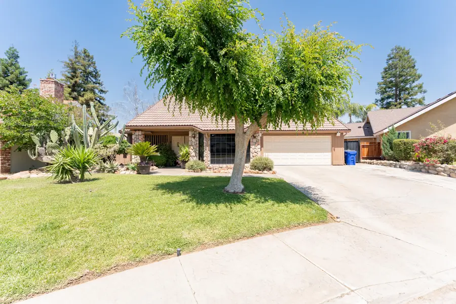 1490 Nancy Circle, Porterville, CA 93257 - #2