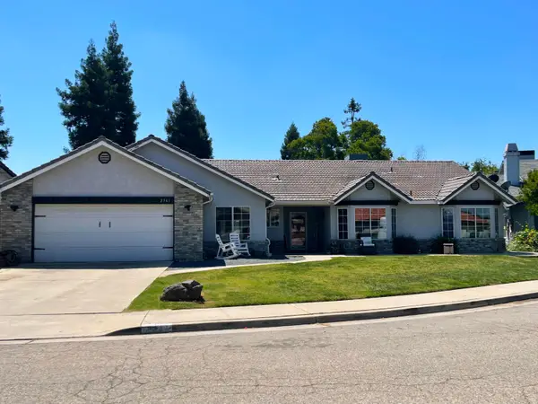 2341 E Four Creeks Court, Visalia, CA 93292