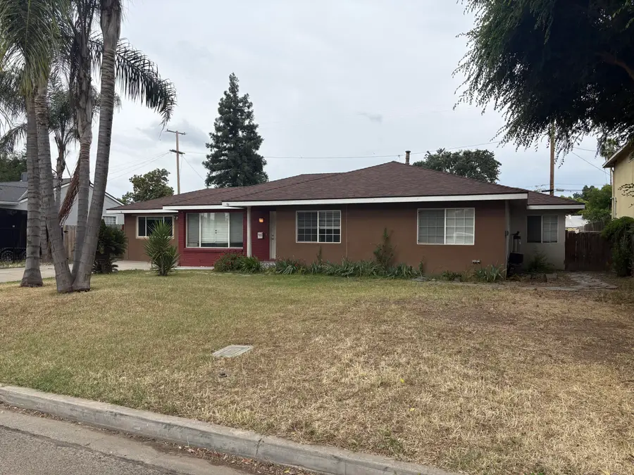507 S Linda Vista Street, Visalia, CA 93277 - #2