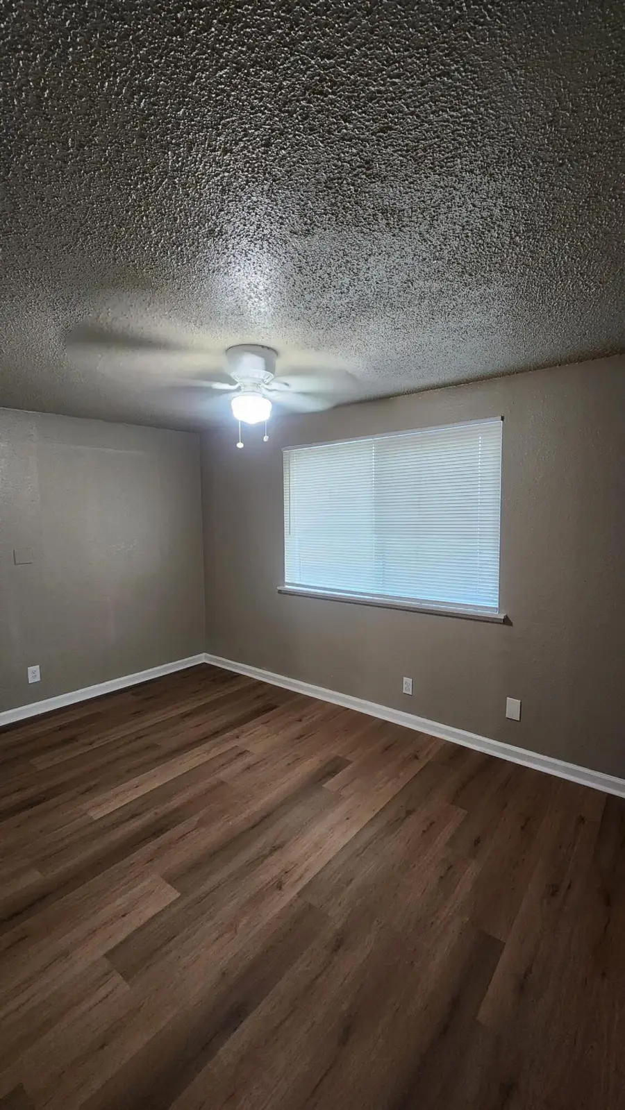 301 W Braden Avenue, Hanford, CA 93230 - #3