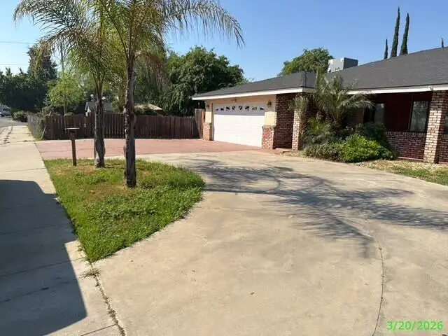 511 N Chinowth Street, Visalia, CA 93291 - #2