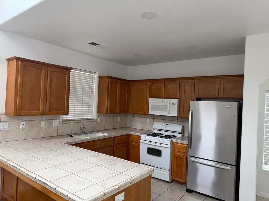 1155 Goble Court, Tulare, CA 93274 - #3