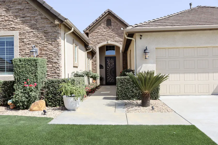6516 W Wren Avenue, Visalia, CA 93291 - #2