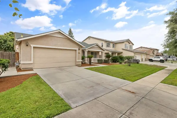 2843 W Brooke Avenue, Visalia, CA 93291