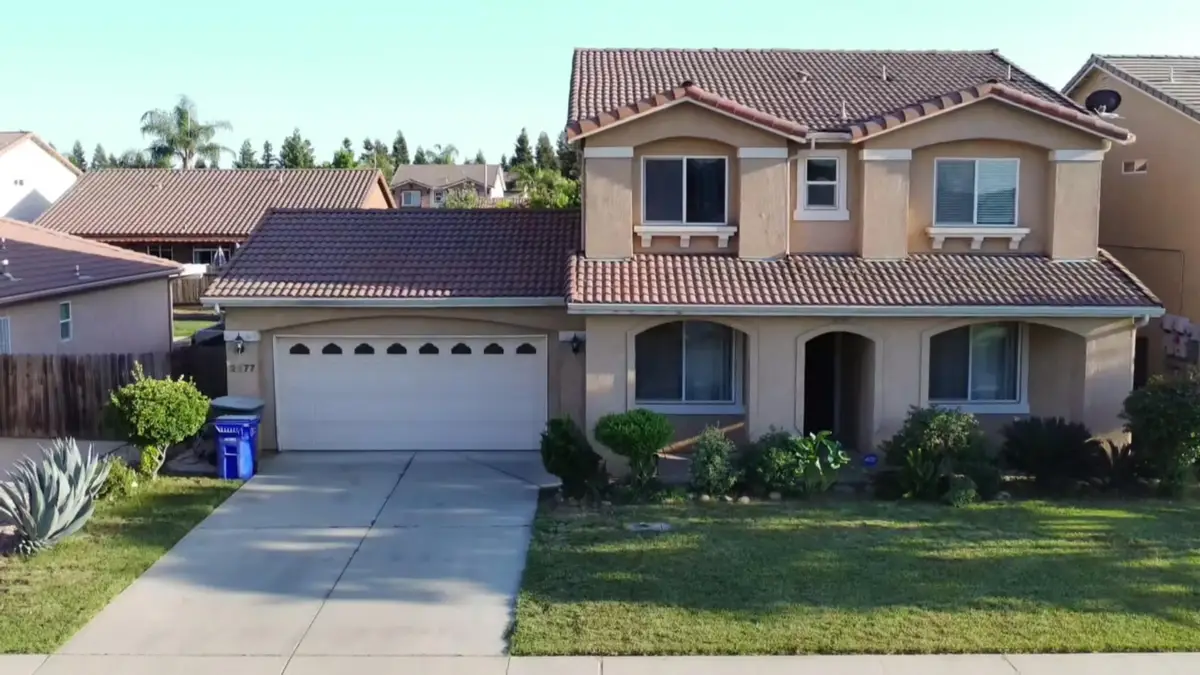 2277 W Wall Court, Porterville, CA 93257 - #1