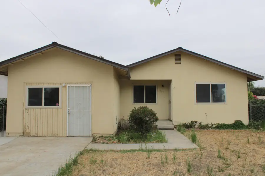 517 S R Street, Tulare, CA 93274 - #2