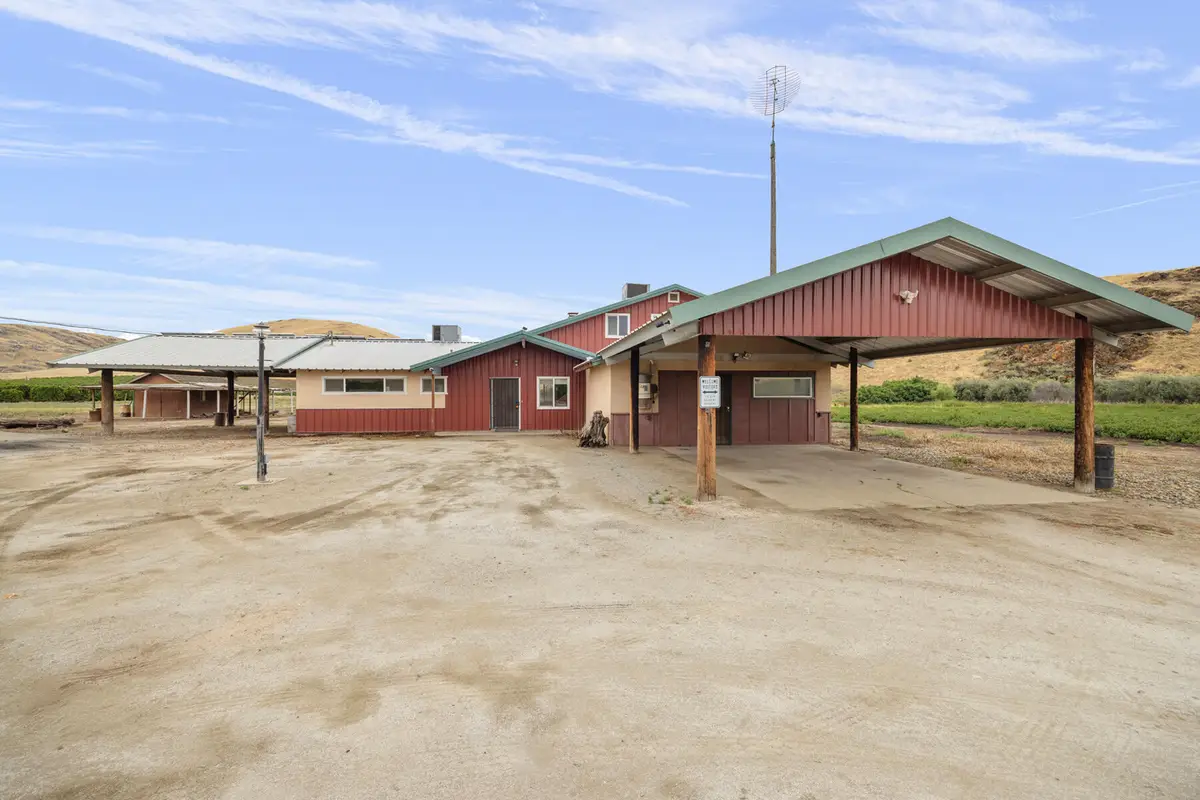 24403 Avenue 234, Lindsay, CA 93247 - #1