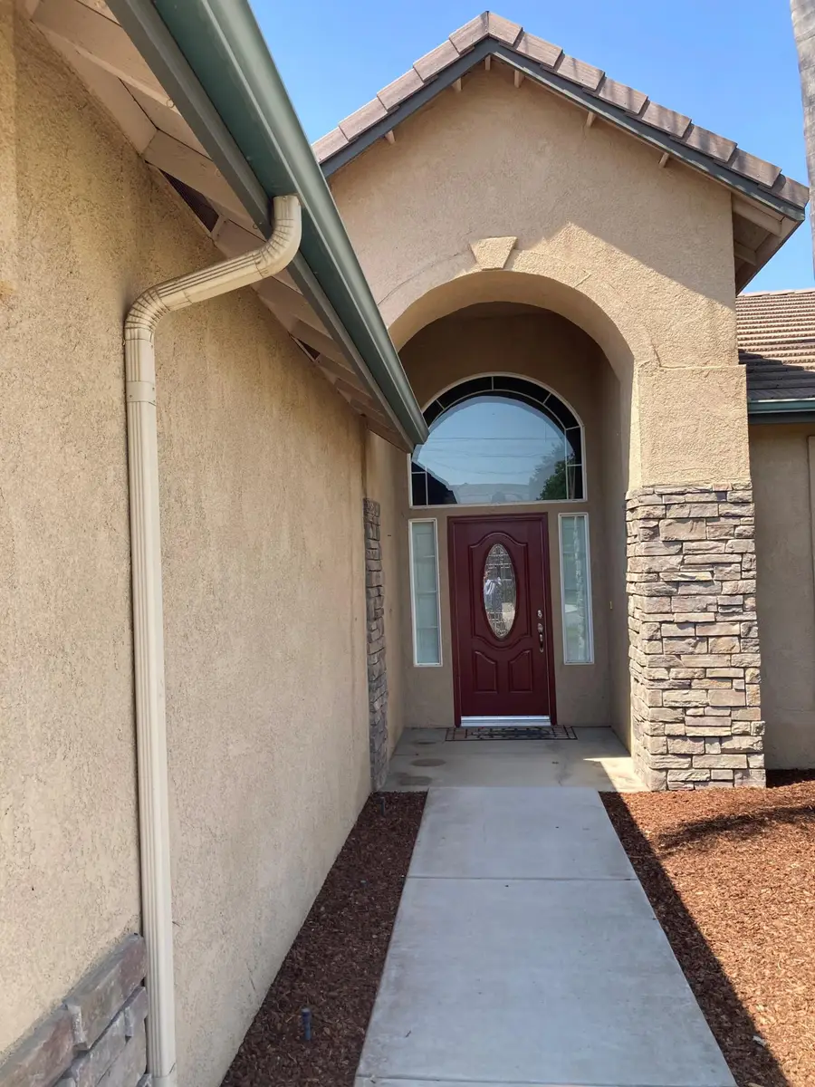 1988 Harvard Avenue, Tulare, CA 93274 - #2