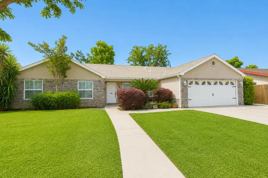 1363 E Carmelo Avenue, Tulare, CA 93274 - #2