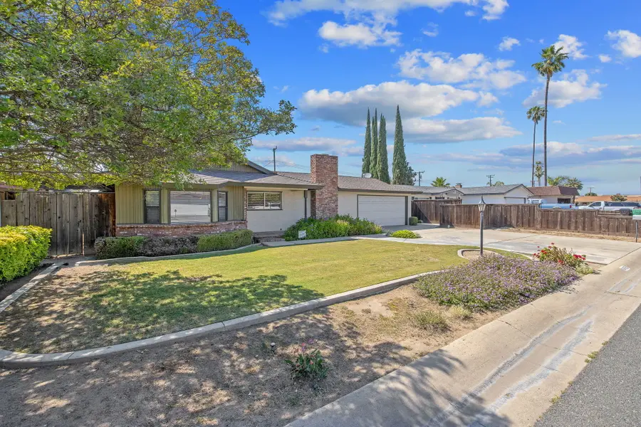 1475 N Westside Street, Porterville, CA 93257 - #3