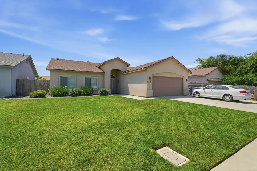 7337 Ashworth Avenue, Visalia, CA 93291 - #3