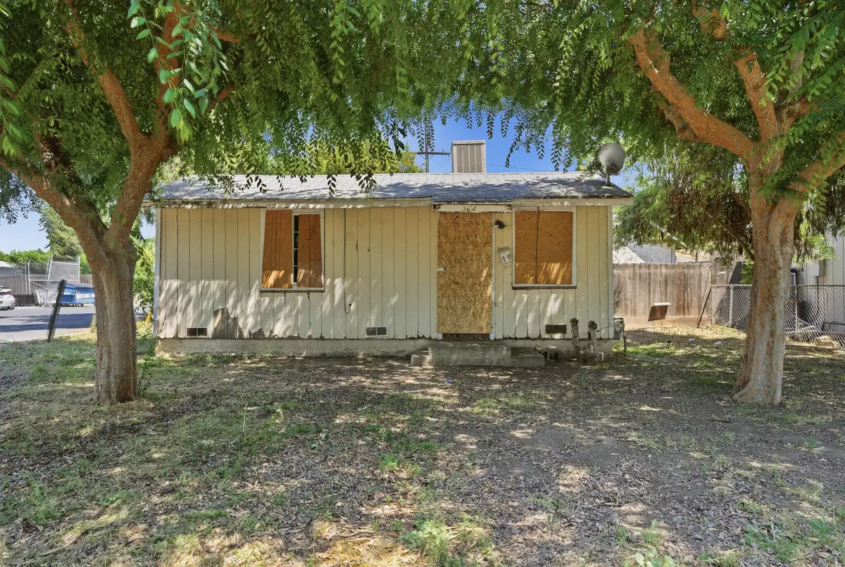 364 Farmersville Road, Farmersville, CA 93223 - #1