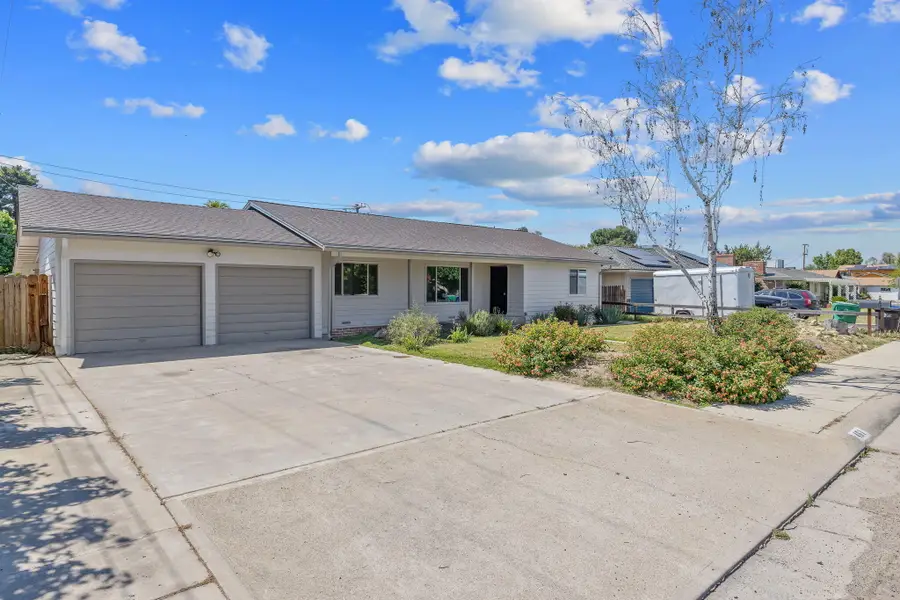 461 N Cottage Street, Porterville, CA 93257 - #3