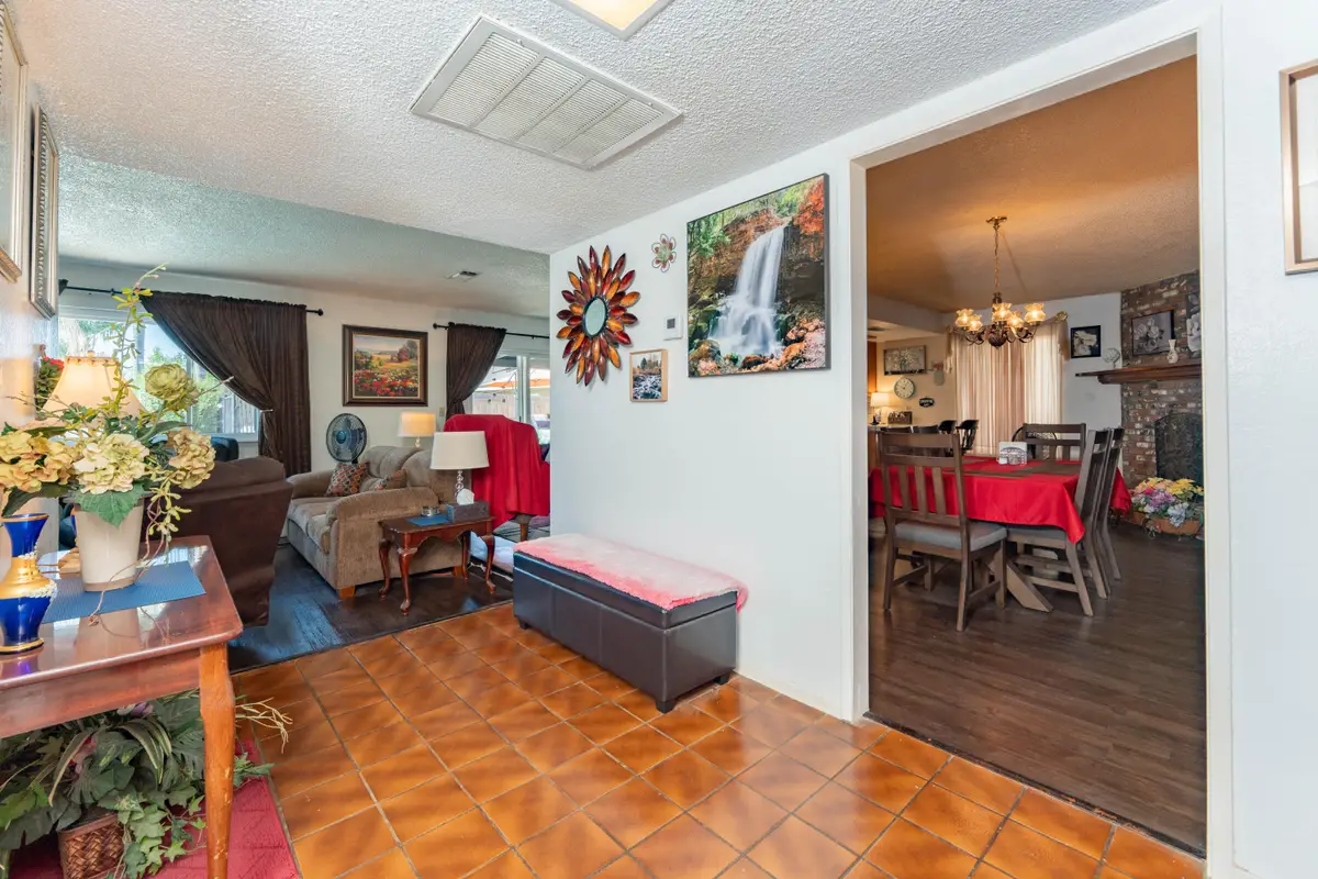 1681 W Wall Lane, Porterville, CA 93257 - #1