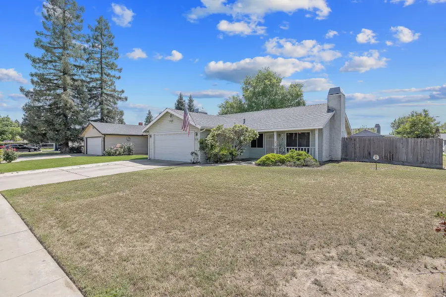 3239 W Packwood Court, Visalia, CA 93277 - #3