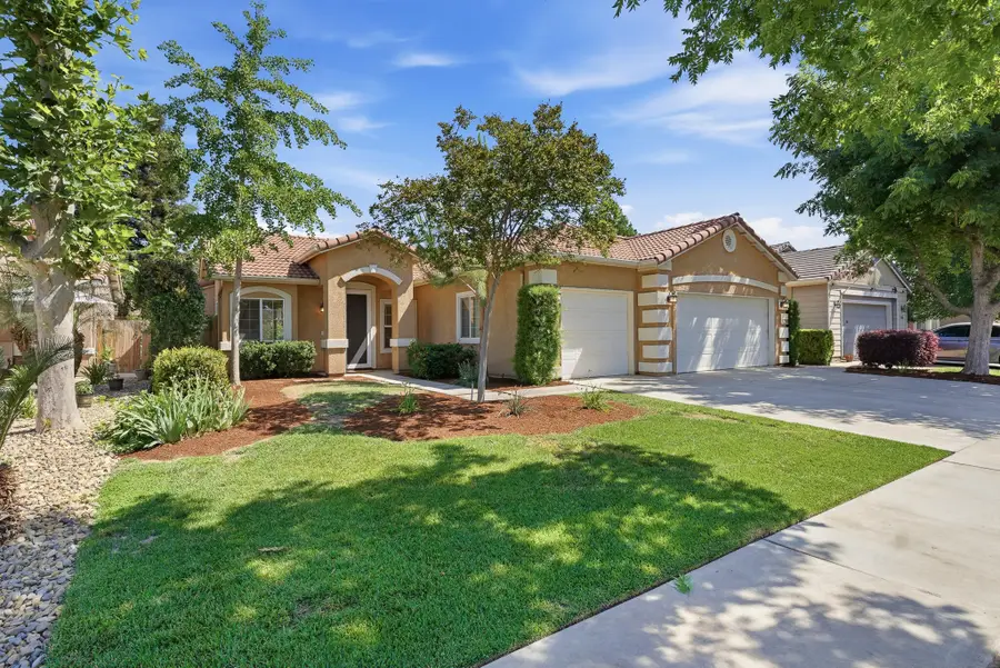 1738 Malvasia Avenue, Tulare, CA 93274 - #2