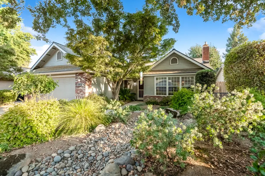 5937 W Feemster Avenue, Visalia, CA 93277 - #3