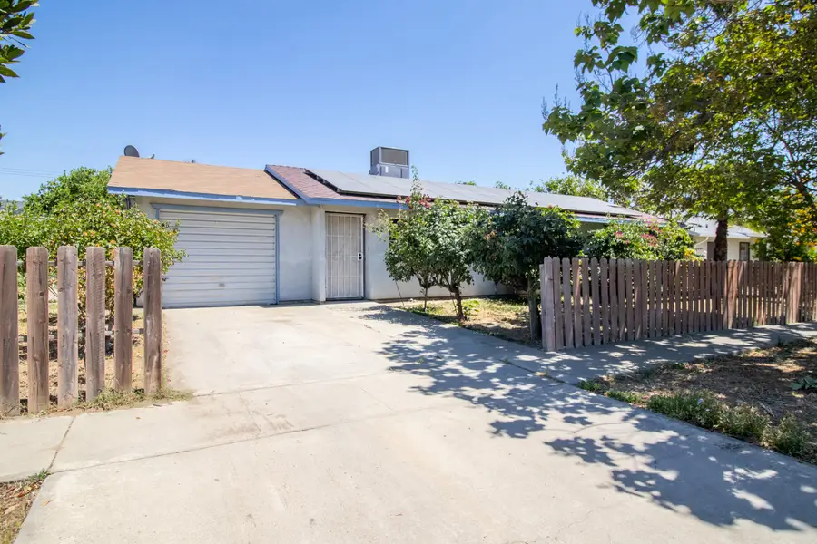 842 S P Street, Tulare, CA 93274 - #2