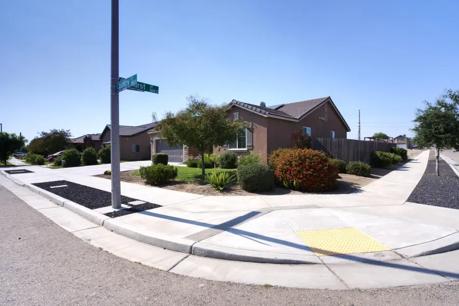 1034 E Country Court, Visalia, CA 93292 - #2