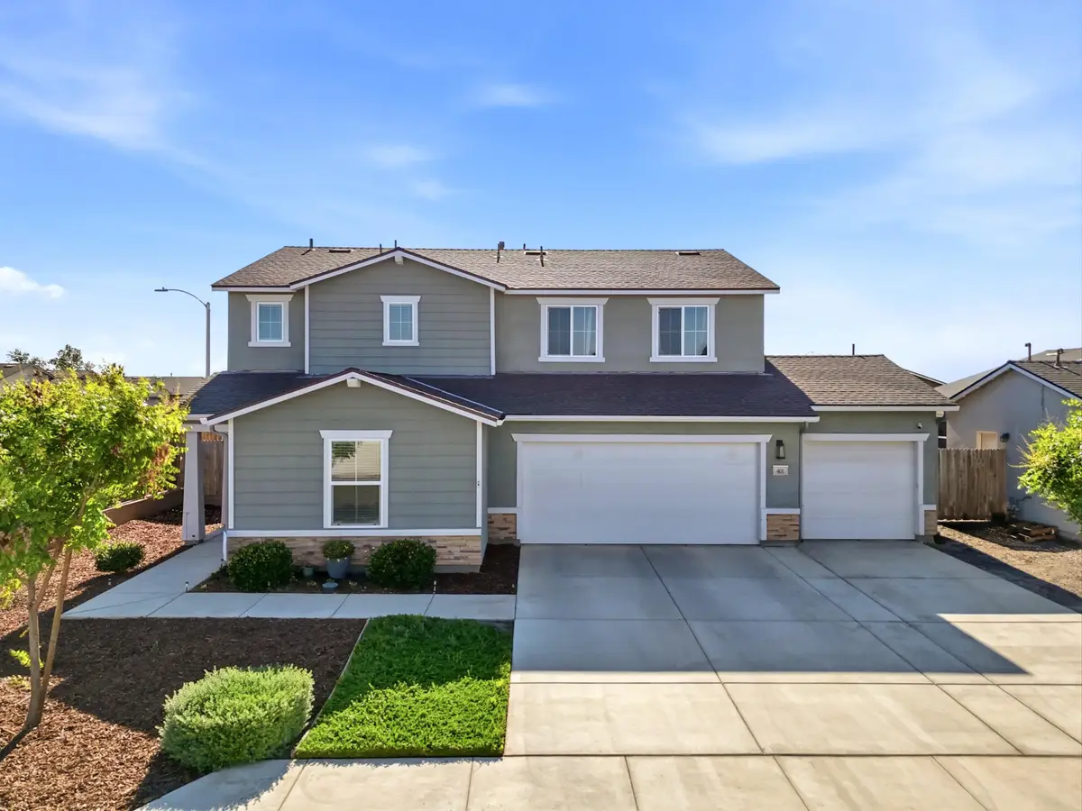 401 River Street, Tulare, CA 93274 - #1