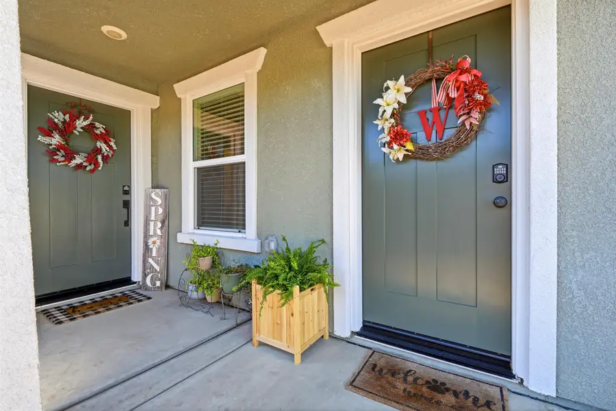 401 River Street, Tulare, CA 93274 - #2
