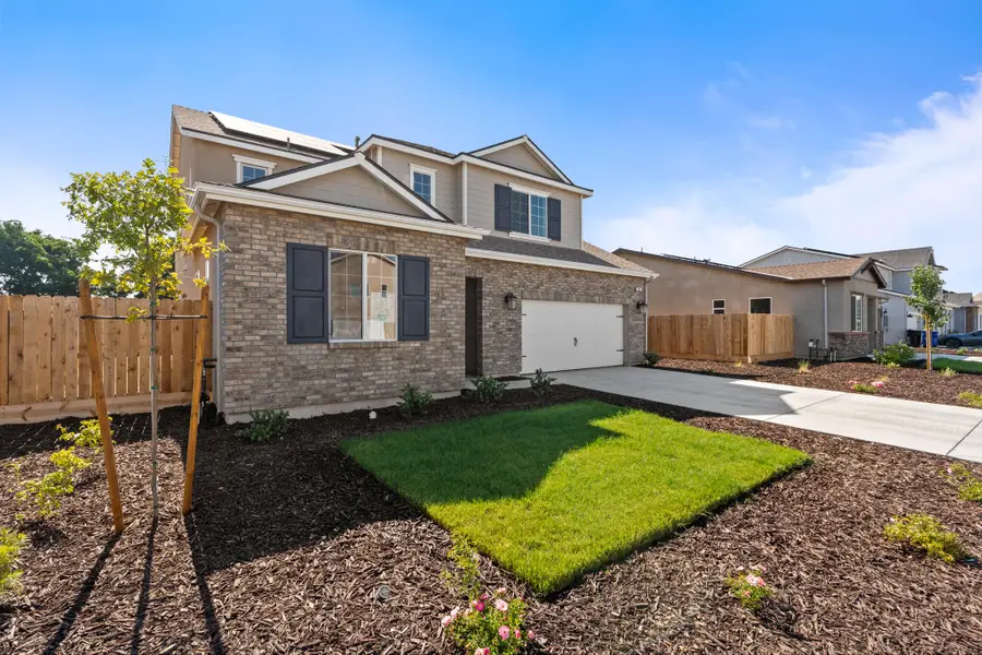 684 S Plum Street, Dinuba, CA 93618 - #3