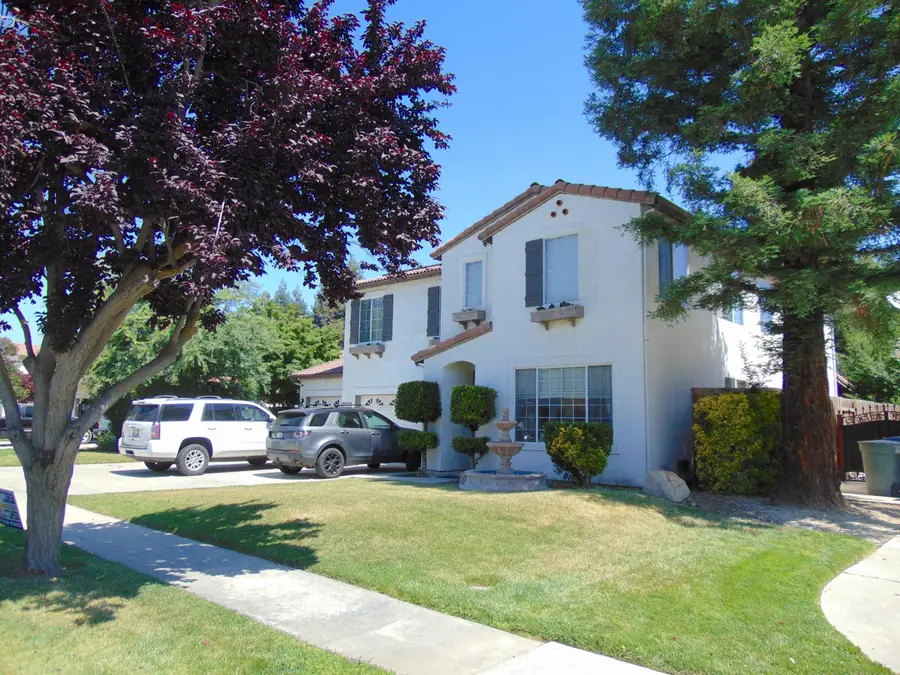5618 W Babcock Avenue, Visalia, CA 93291 - #3