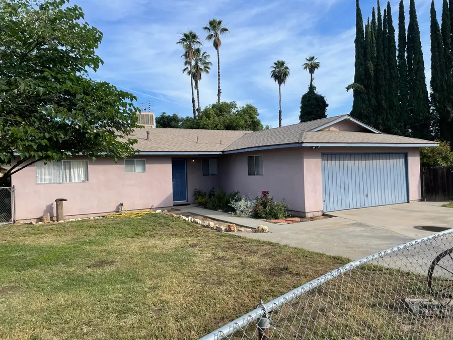 374 W Ponderosa Street, Farmersville, CA 93223 - #2