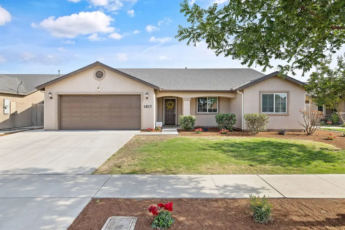 1817 Hermosa Avenue, Tulare, CA 93274 - #1