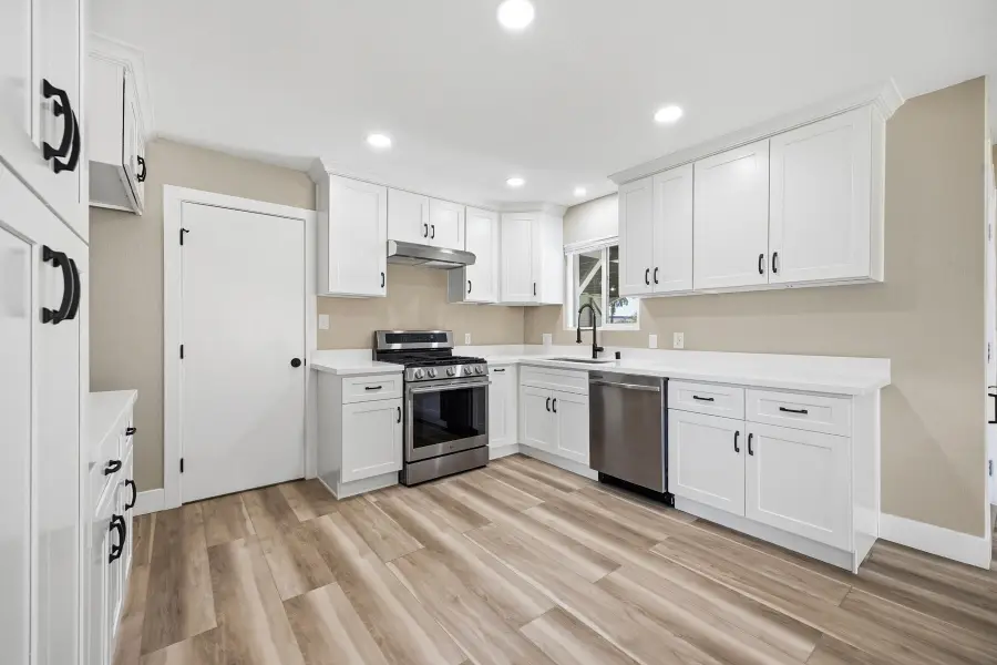 1612 S Santa Fe Street, Visalia, CA 93292 - #2