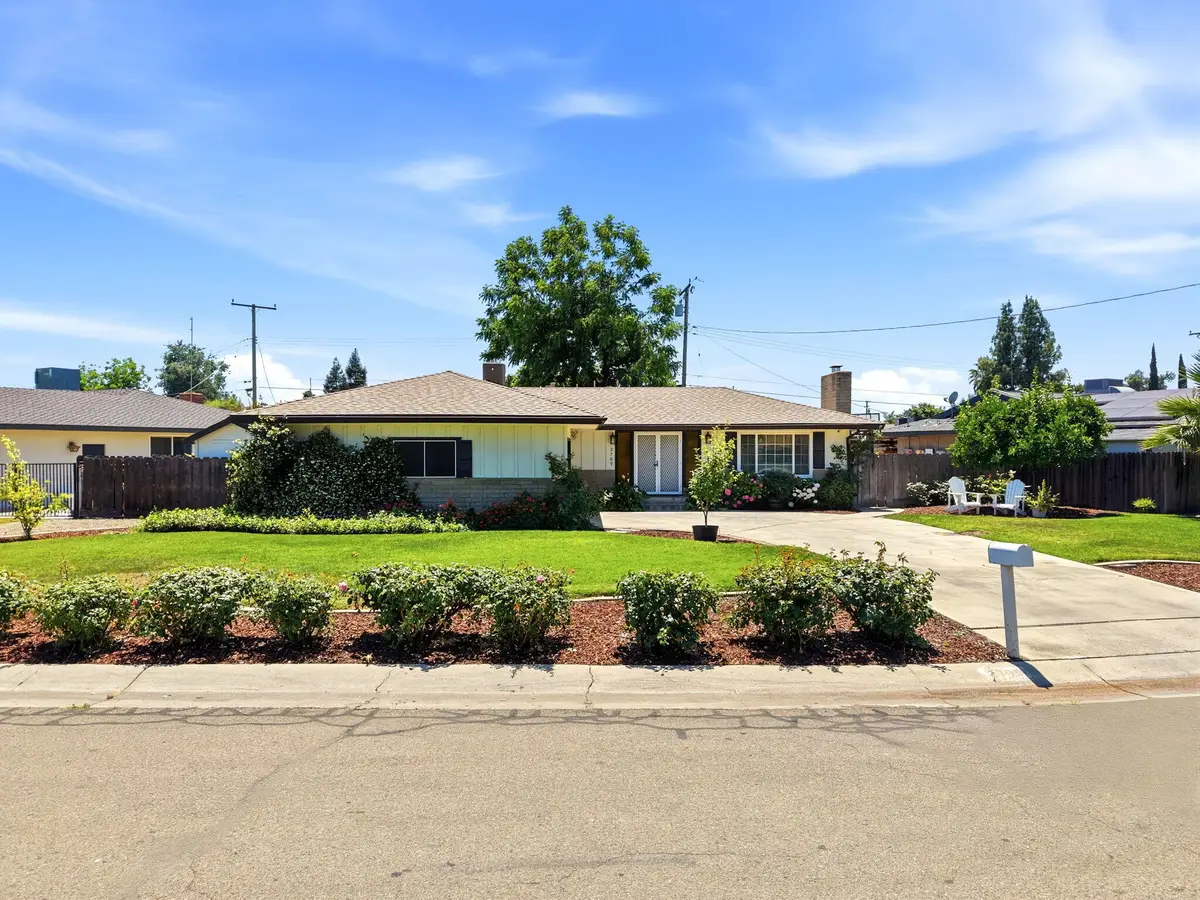 2709 W Royal Oaks Drive, Visalia, CA 93277 - #1