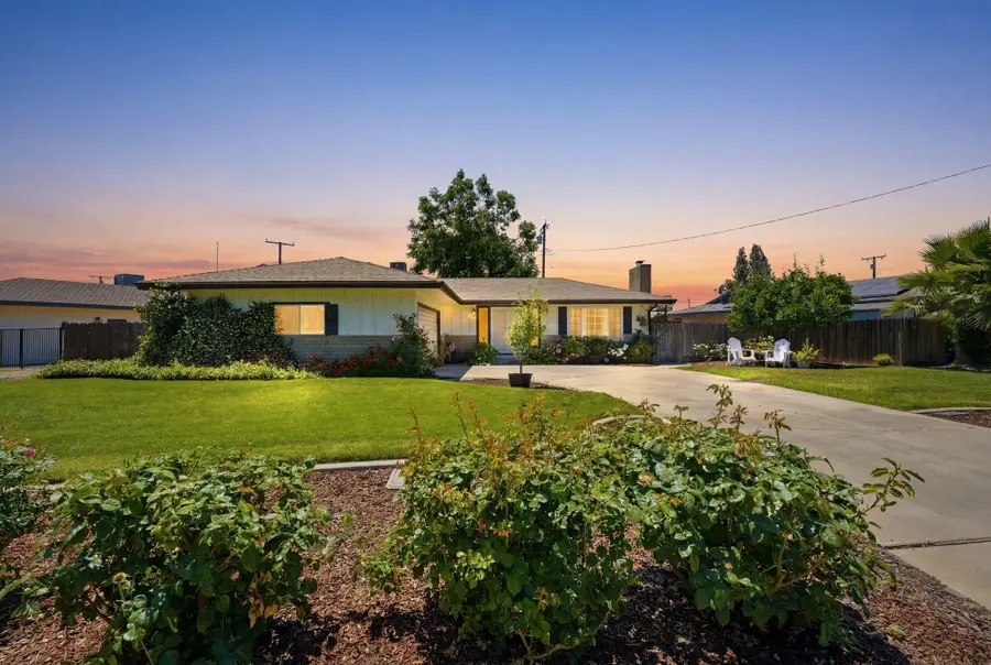 2709 W Royal Oaks Drive, Visalia, CA 93277 - #2