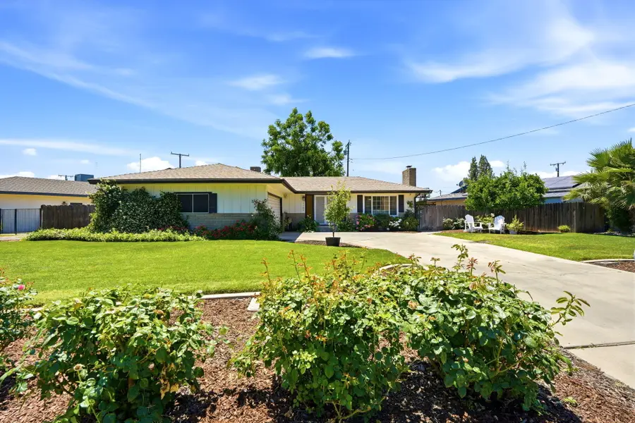 2709 W Royal Oaks Drive, Visalia, CA 93277 - #3