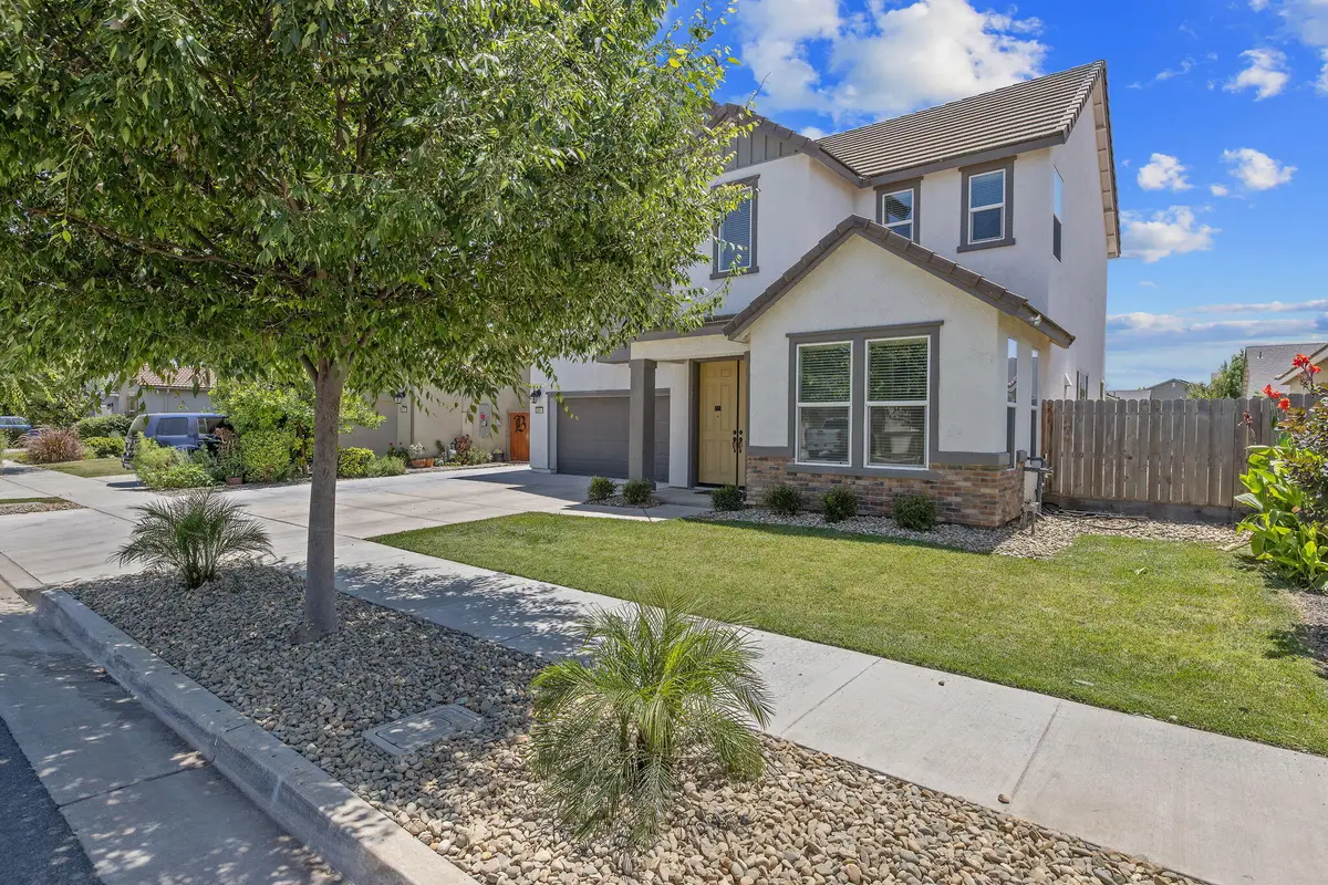3201 E Harter Avenue, Visalia, CA 93292 - #1