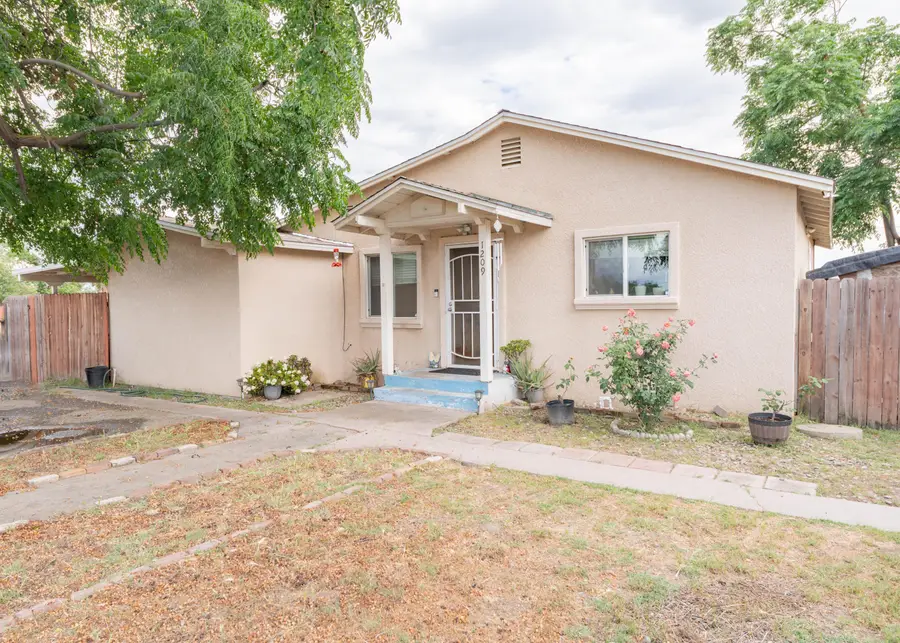 1209 W 6th, Hanford, CA 93230 - #3