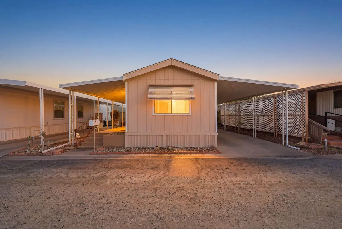 550 W Hermosa Street #11, Lindsay, CA 93247 - #1